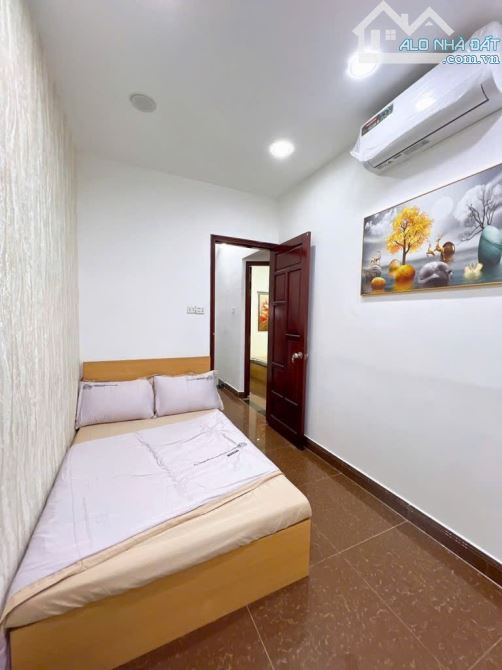 NHÀ HẺM XE HƠI THÔNG- PHƯỜNG 3- GẦN SÂN BAY- BV 175- 3 TẦNG BTCT- 4PN- 4.55 TỶ TL - 8