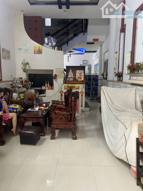🚗 XE HƠI ĐẬU CỬA – NHÀ 4 TẦNG BTCT 83M² – 5PN – GIÁ CHỈ 6.8 TỶ, BÌNH TÂN - 8