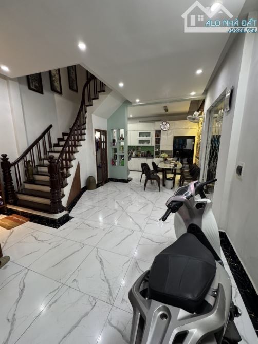 Siêu hiếm Hoàng Cầu, ô tô, kinh doanh, mặt tiền khủng, 47,5m2, chào 17 tỷ - 8