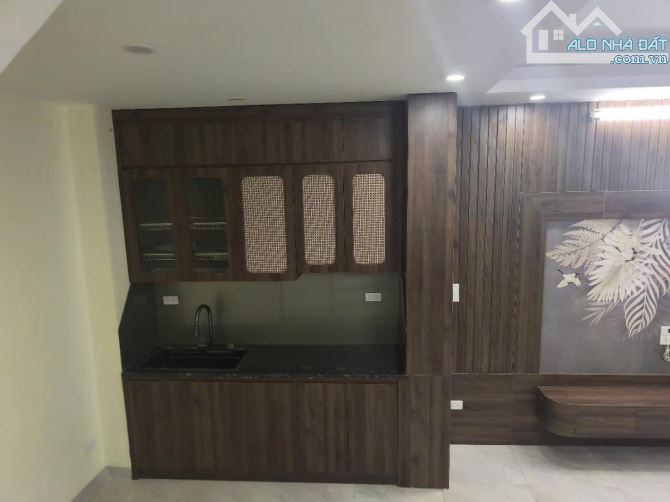 Bán nhà Huỳnh Thúc Kháng 5 tầng 50 m2 mặt tiền 5 mét giá nhỉnh 18 tỷ - 8
