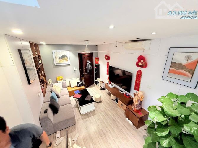 Bán nhà Đê La Thành, Đống Đa 54m², 7T thang máy - Ô TÔ - KINH DOANH - Giá Rẻ - Thông Đẹp - 8