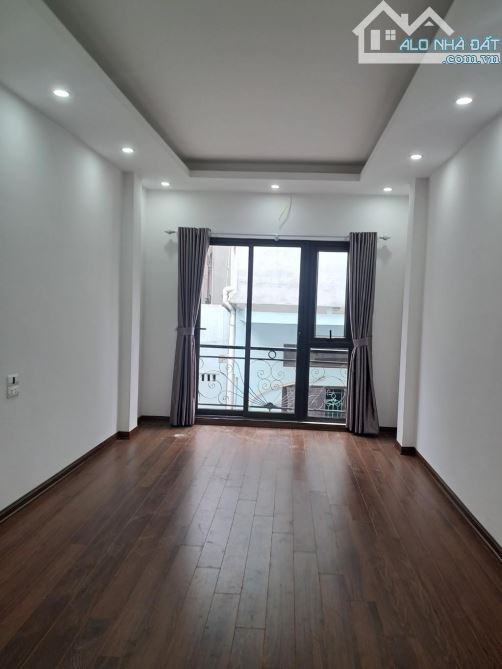 Bán nhà Láng Hạ. Xây mới 30m2/5 tầng giá nhỉnh 7 tỷ - 8