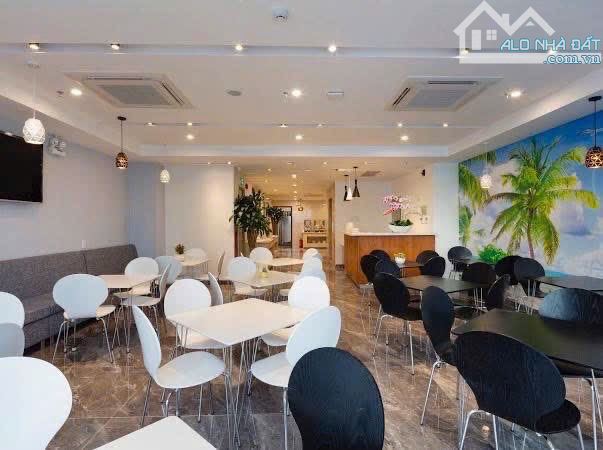Bán khách sạn cạnh biển dã tượng sổ hoàn công ngang 7m - 8