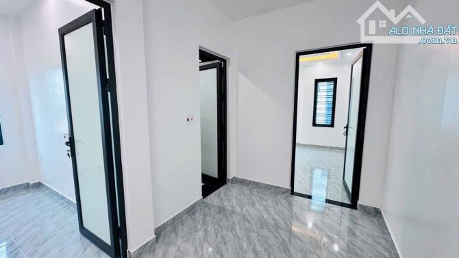 💥NHÀ 3 TẦNG ĐỘC LẬP ,KIỀU ĐÔNG HỒNG THÁI   ✅ Diện tích: 60,4m² –  ✅ Vị trí thuận tiện: - 9