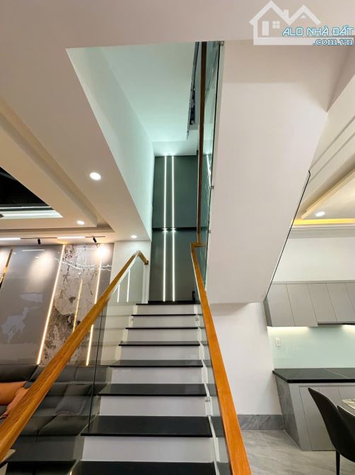 CHỦ GỞI BÁN NHÀ 1 TRỆT 3 LẦU (GÓC 2 MẶT TIỀN) KDC HOÀNG MINH CHÁNH P. HOÁ AN - 9