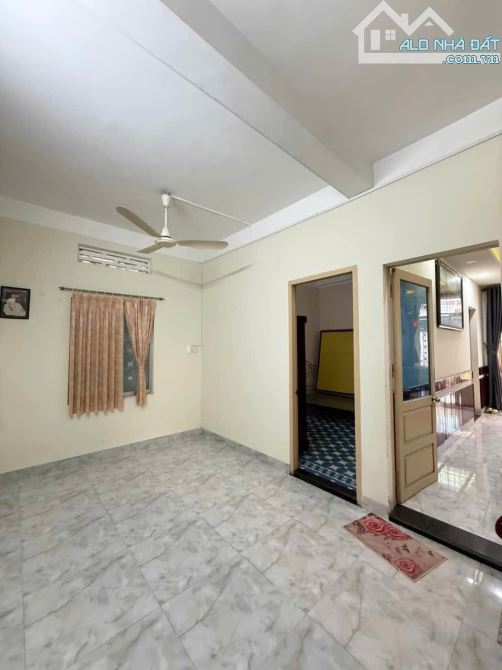 Bán nhà mặt tiền Hương Sơn cạnh Vân Đồn cách biển Nha Trang chỉ 3 phút ngang khủng 10m - 9