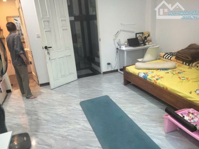 Hoàng Văn Thái 51m2, 6 tầng, mặt tiền 5m, giá 18.8 tỷ Ô TÔ ĐỖ CỬA - KHU PHÂN LÔ QUÂN ĐỘI - 6