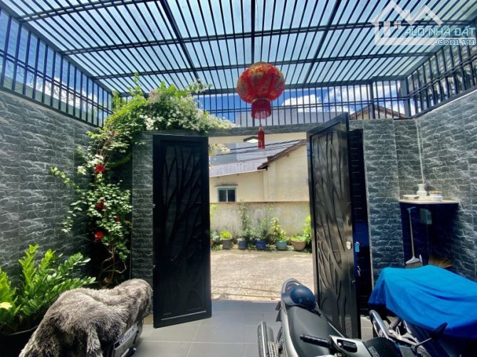 siêu phẩm 4 tầng 80m2 xe hơi đỗ cồng ngay trường hoa lư chỉ 7.5 tỷ - 9