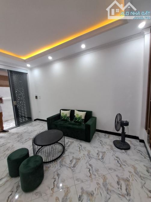 Bán nhà Láng Hạ. Xây mới 30m2/5 tầng giá nhỉnh 7 tỷ - 9