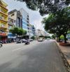 Bán biệt thự Phan Xích Long. Mặt tiền đường Hoa DT: 8X18m, P. 2 Q. Phú Nhuận