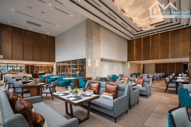 Bán Gấp Tòa Khách Sạn VIP 10 Tầng 84 Phòng Phố Tô Ngọc Vân.DT 540m2. Giá 220 Tỷ