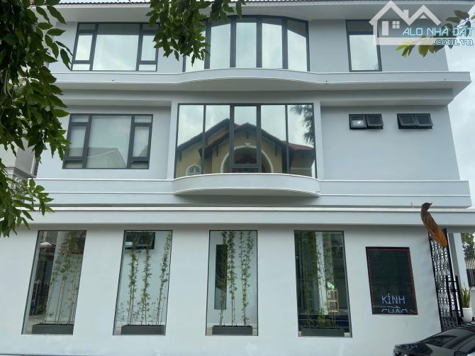 Bán nhà khan hiếm góc 2 MT Trần Phú Q.5 - 6x25m 0 6 tầng - HĐT 1.2 tỷ/năm - giá chỉ 32 tỷ.