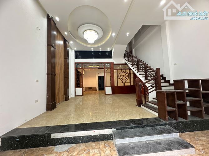 BÁN NHÀ PHỐ BỒ ĐỀ, LONG BIÊN, NGÕ Ô TÔ VÀO NHÀ, LÔ GÓC, DT 110M2* 5 TẦNG* MT 8M* GIÁ 21.5