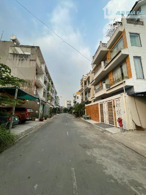 Bán nhà Bình Tân. Khu Tên Lửa 2 Nối Dài.gần Võ Trần Chí. 5*18m.4tâng.nhỉnh 9T.Ỷ