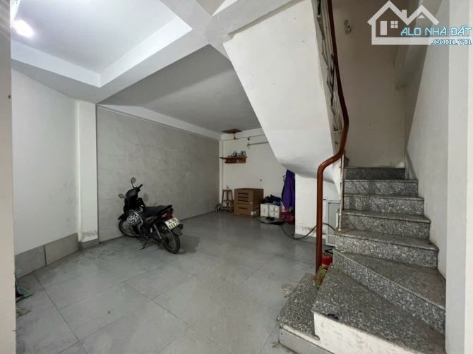 BÁN NHÀ ĐẸP QUAN HOA – 33M - NGÕ BA GÁC – 6 TẦNG - DÒNG TIỀN ỔN ĐỊNH – GIÁ CHỈ 8.5 TỶ