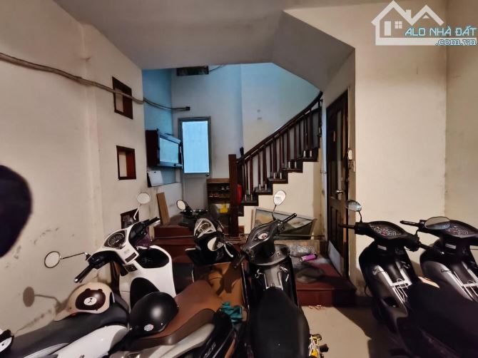 BÁN NHÀ HOÀNG NGÂN-40Mx5TẦNG-1NHÀ RA Ô TÔ TRÁNH-SIÊU VỊ TRÍ-DÒNG TIỀN-11 TỶ