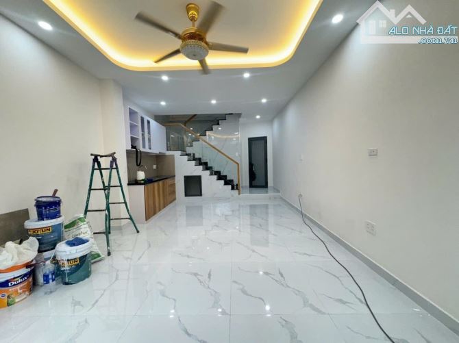 Bán nhà đẹp 2 tầng mặt tiền đường Ba Đình,Quận 8.Giá 7.15 tỷ.