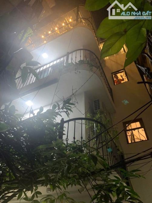 BÁN GẤP NHÀ PHỐ VỌNG ,NHÀ ĐẸP ,LÔ GÓC