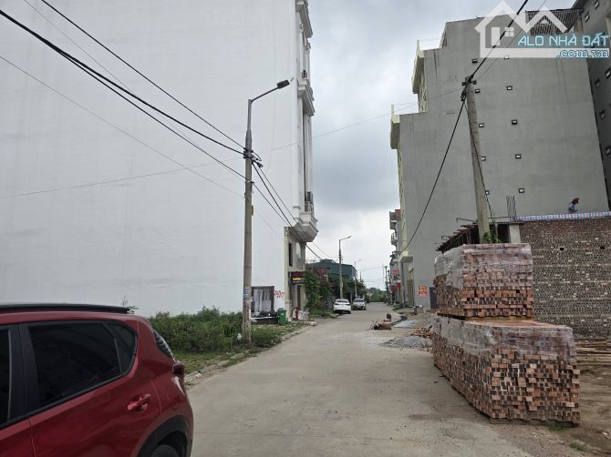 ☘️☘️ Chủ bán lô đẹp dãy C và  đồng nhỏ Quang Châu - BG. Làn 2 Đường Tỉnh 295B  ✴️ Dt