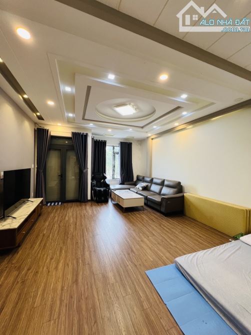 Bán nhà MT đường 7B, BTĐông B, Bình Tân, DT 100m2 - 5 × 20 - 4 tầng,  Giá 15.99 tỷ TL.