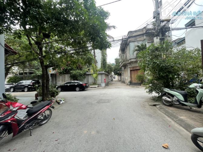 HIẾM, Bán nhà 52m 5 tầng vỉa hè oto tránh Ngọc Thụy , dân dân, sổ vuông đẹp