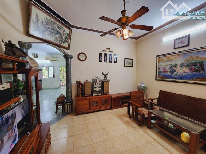 Phân Lô Đẹp Ngõ Thông Ô tô vòng quanh Trần Vỹ Mai Dịch 2 Mặt Ngõ 65m2 chỉ 15.9 Tỷ