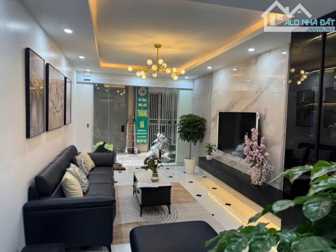 SIÊU PHẨM XUÂN LA- TÂY HỒ - 5 TẦNG - THANG MÁY - TẶNG FULL NỘI THẤT SỊN - KINH DOANH - Ô T