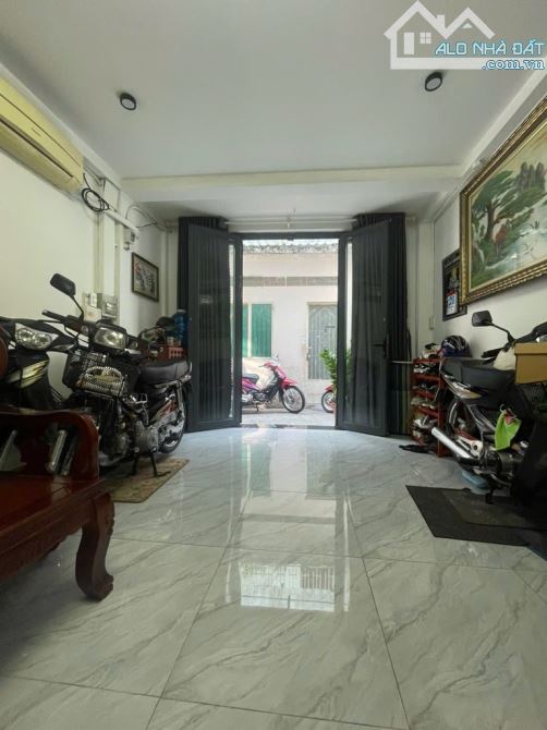 BÁN NHÀ - KÊNH TÂN HÓA - TÂN PHÚ - 2 TẦNG MỚI - HẺM AN NINH - THOÁNG MÁT - DT 3.5 X 11M-