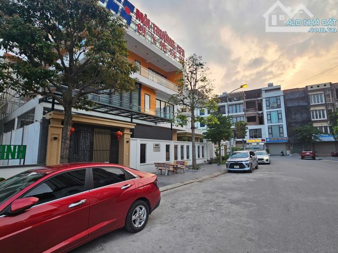 Bán Nhà BT Khả Lễ . Cty Nhà . dt 269m . mt 15m . hướng ĐN . giá 29 tỷ