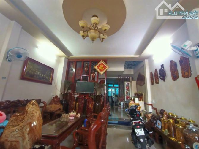Bán nhà mặt tiền đường Ngô Văn Năm khu Hiệp Phúc