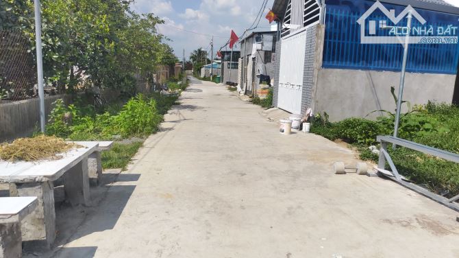 Bán lô đất gần ủy Ban Bình Lợi đường lớn ô tô sổ riêng 184 m2 chỉ 995 triệu