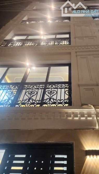 NHÀ 7 TẦNG THANG MÁY- FADILL ĐỖ CỬA - PHẠM VĂN ĐỒNG – BẮC TỪ LIÊM