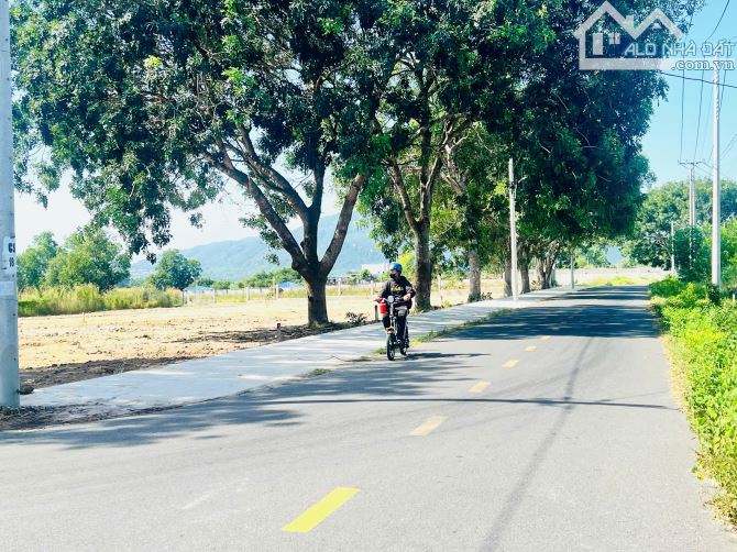 BÁN 5LO MT TÔN THẤT THUYẾT - PHƯỚC HẢI , LONG ĐẤT , CÁCH BIỂN 2KM