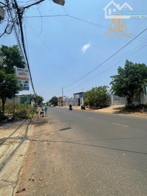 Bán lô đất mặt tiền Đồng Khởi diện tich ngang 10m