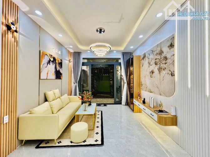 Nhà đẹp đường Nguyễn Trãi, Quận 5, 48m2 – Giá 3 tỷ 120, sổ hồng riêng