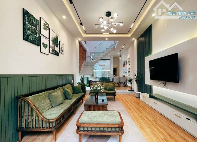 Nhà 2T đẹp xịn_full nội thất_ngay Cù Chính Lan_3tyX