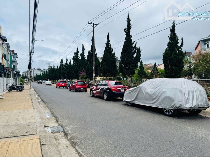 Nhà KQH Hoàng Diệu 72m2 ngang 4,5m 4 tầng hoàn công cách chợ Đà Lạt 2km