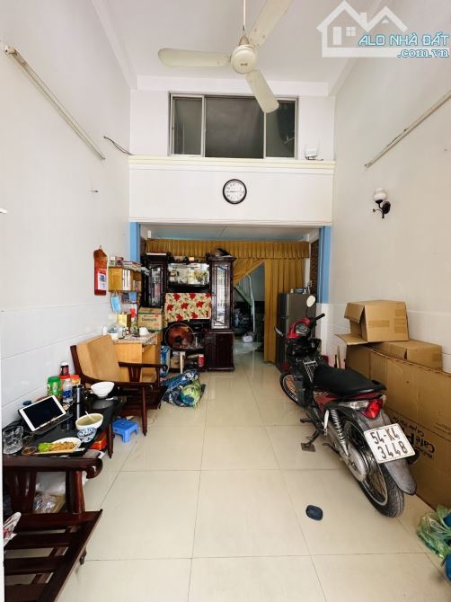 Bán nhà quận 6 - Hẻm ba gác - Nhà còn mới ở ngay 3,8 tỷ