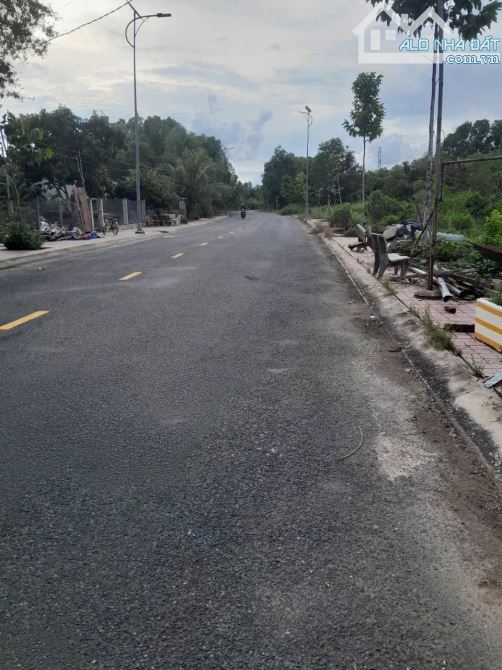 Bán lô đất mặt tiền nhựa thị trấn tân thạnh long an giá 1 tỷ 250