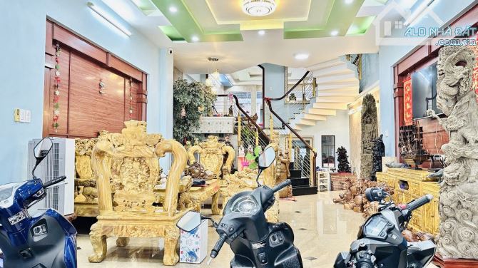 GẤP BÁN - NHÀ VIP CÓ HẦM KHU TÊN LỬA - SÁT AEON MALL BÌNH TÂN - GIÁP QUẬN 6