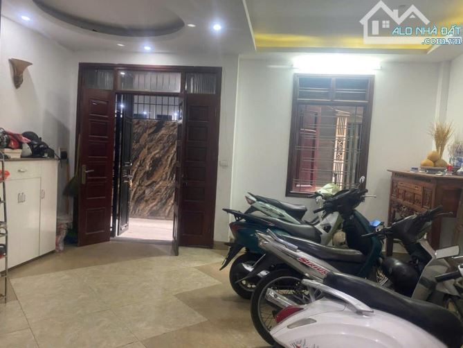 DOÃN KẾ THIỆN 39M2/ 5 TẦNG/MT5,5 M /11,38 TỶ