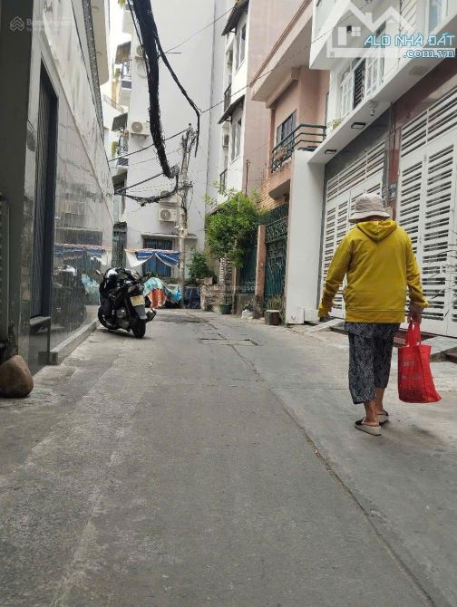 Bán nhà ngang 6m bề thế- HXH gần trục Phan Đăng Lưu Phú Nhuận- 5 tầng mới cứng ở ngay