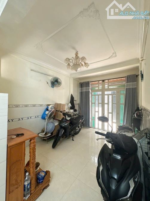 BÁN NHÀ MẶT TIỀN HẺM ĐƯỜNG ĐOÀN VĂN BƠ F14. Q4 - 4 TẦNG BTCT - 72m2