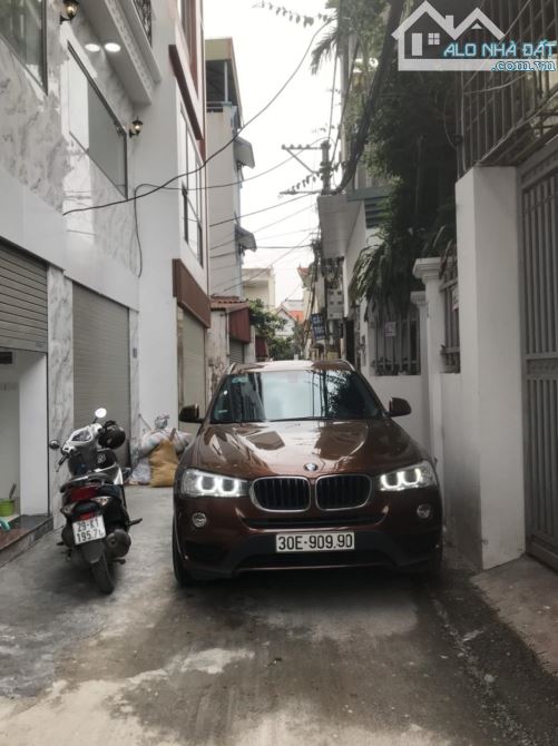 Bán nhà Phúc Lợi 31m2 x 6 tầng, ô tô 7 chỗ vào nhà, gần nhiều tiện ích, kinh doanh được