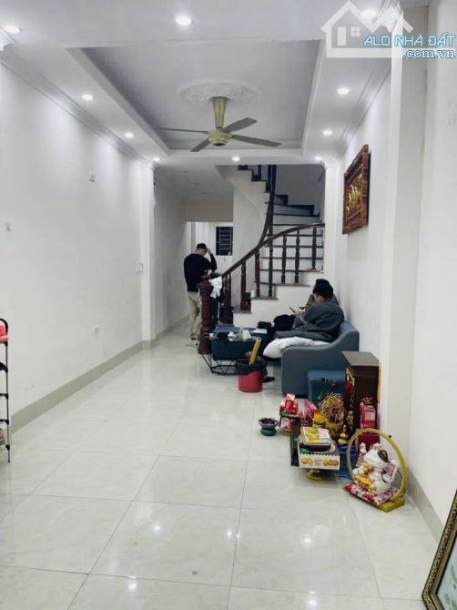 💕 SIÊU PHẨM KHƯƠNG ĐÌNH – 47M² – 3 MẶT THOÁNG – 6 PHÒNG NGỦ – GIÁ 8.8 TỶ – TRUNG TÂM THAN