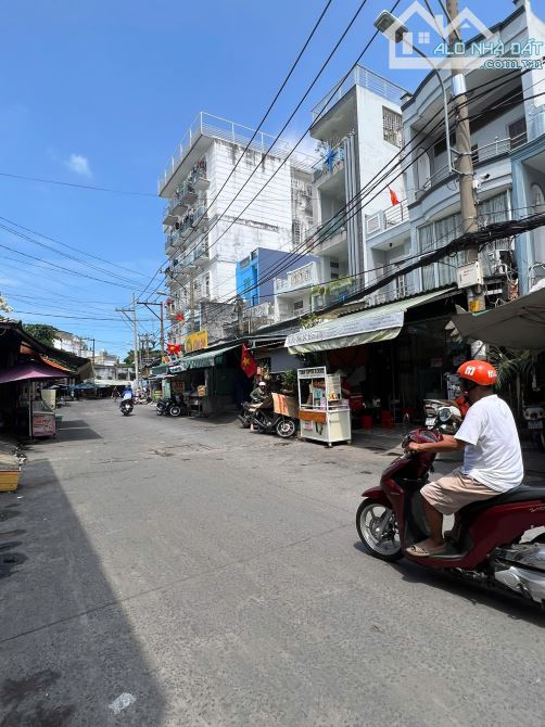 Bán gấp nhà 2 tầng, 6.5 tỷ kinh doanh ngay chợ Phú Định quận 8, 60m2