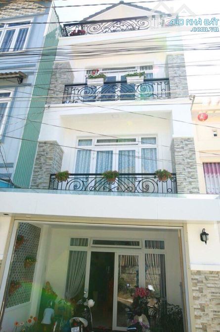 Nhà trung tâm Đà Lạt P2 75m2 ngang 5m 4 tầng HĐ thuê 15tr/tháng