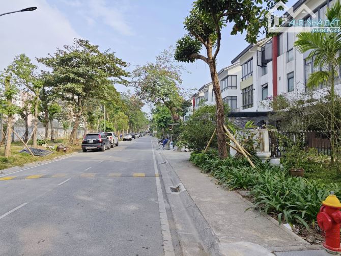 BÁN BIỆT THỰ GAMUDA GARDENS HOÀNG MAI. 200M2 - 4 TẦNG, MT 10M.