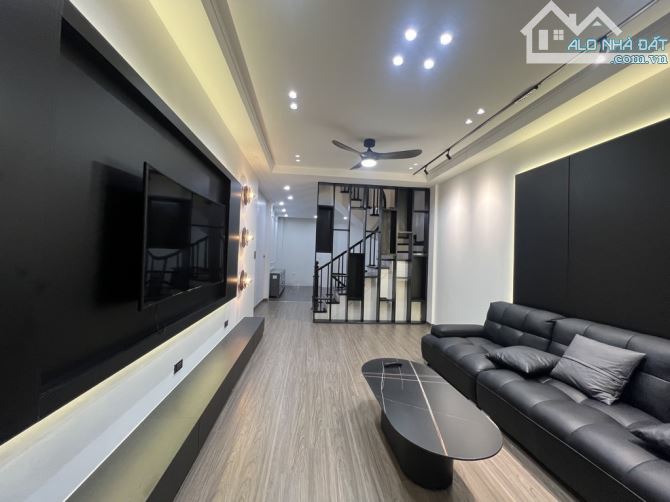 Nhà Ngọc Lâm, về ở ngay, full nội thất, giá siêu đẹp, nhỉnh 7 tỷ
