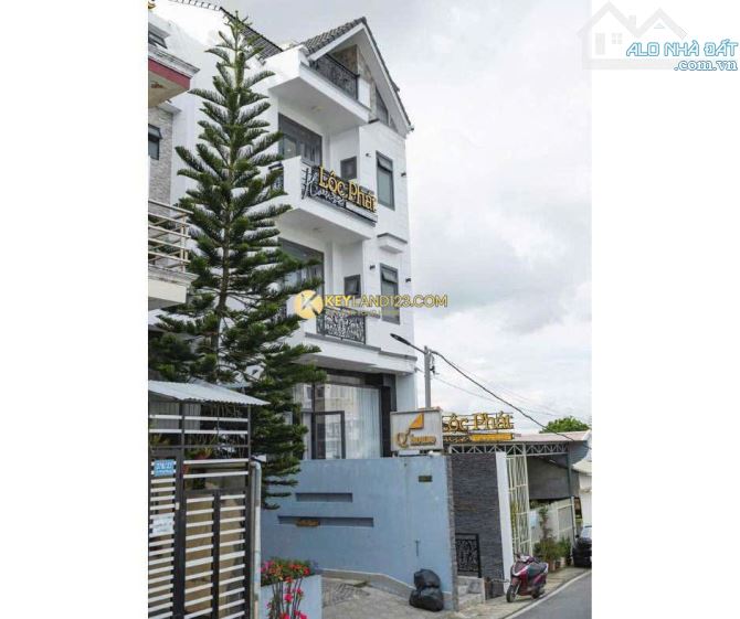Nhà Lê Hồng Phong P4 80m2 ngang 6m 5 tầng cách chợ Đà Lạt chỉ 1,5km
